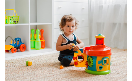 Prosta i rozwijająca zabawka – wybierz sorter dla dziecka
